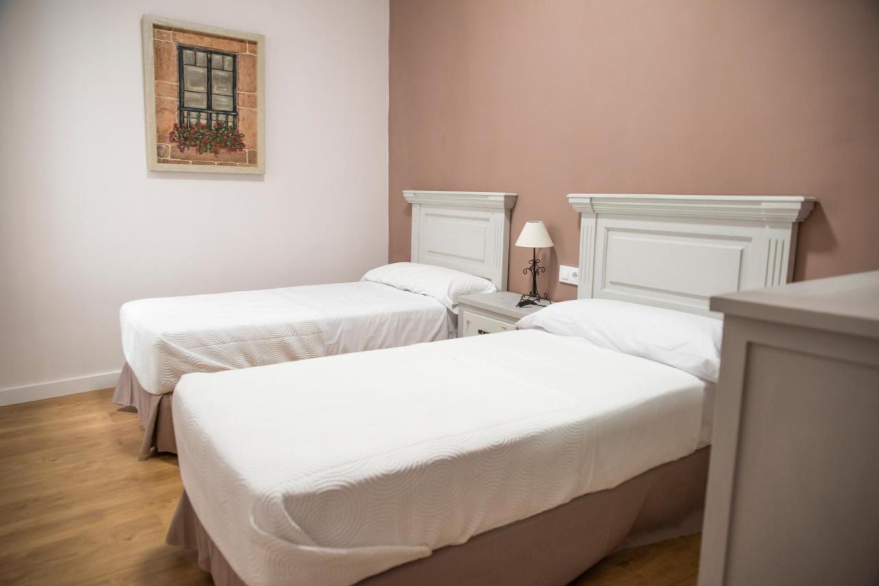 Apartamento Plaza Mayor Caces Екстериор снимка